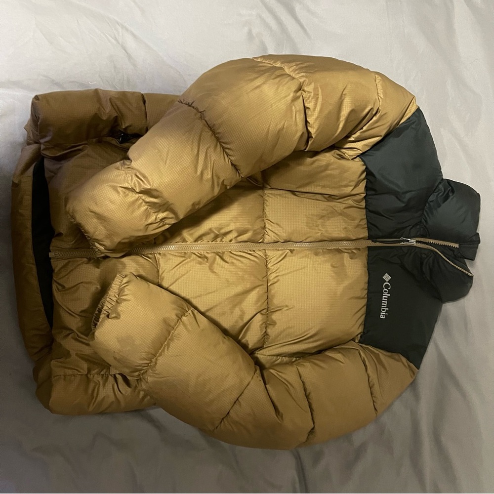 Columbia Tan and Black Insulated Jacket